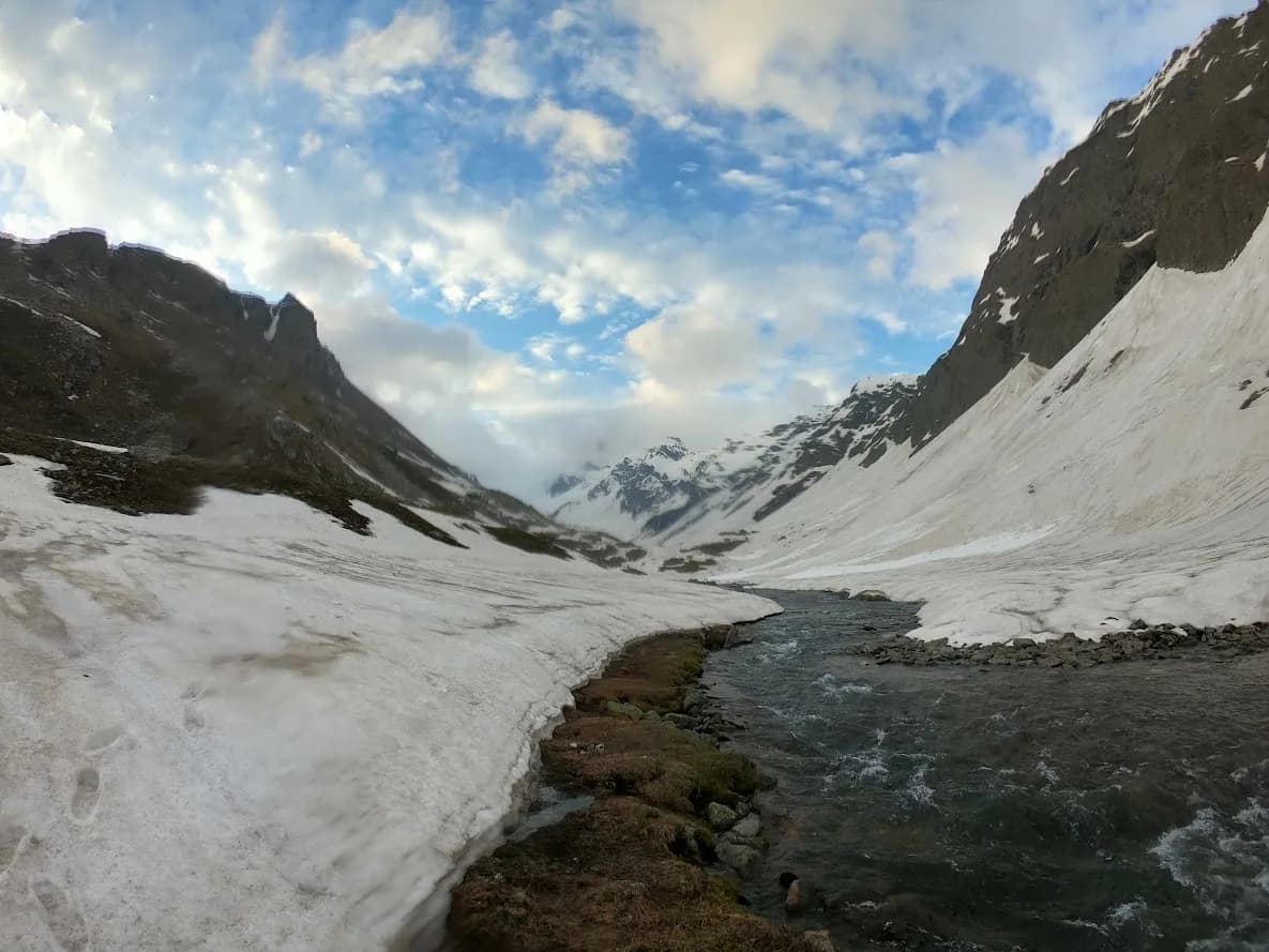 Is Chandranahan Lake Trek Difficult? — Altitude & Safety